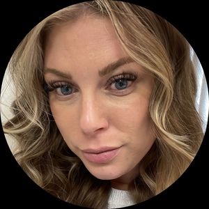 Meet your Posher, Nickie